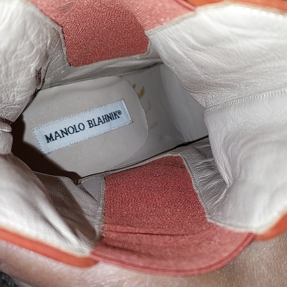 MANOLO BLANIK EUC red ponyhair booties - Picture 8 of 9